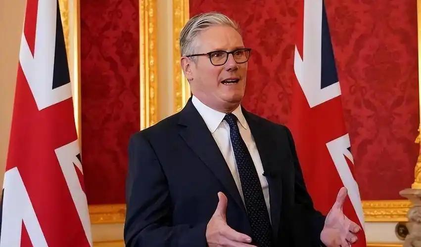 斯塔默前脚刚离开中国，后脚日本那边就彻底“炸锅”了。他在北京足足待了四天，又是谈