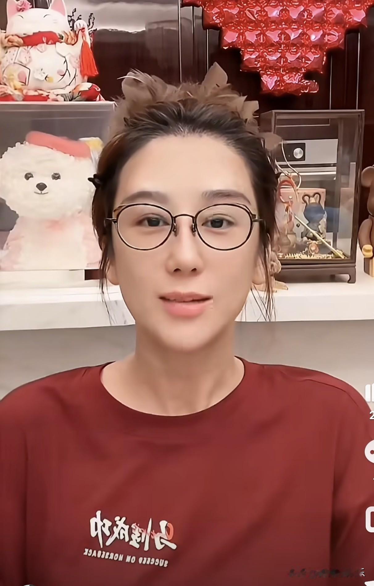 陈浩民妻子蒋丽莎说：“我和方媛都是大陆的女生嫁入香港，都很不容易。我不渴望大