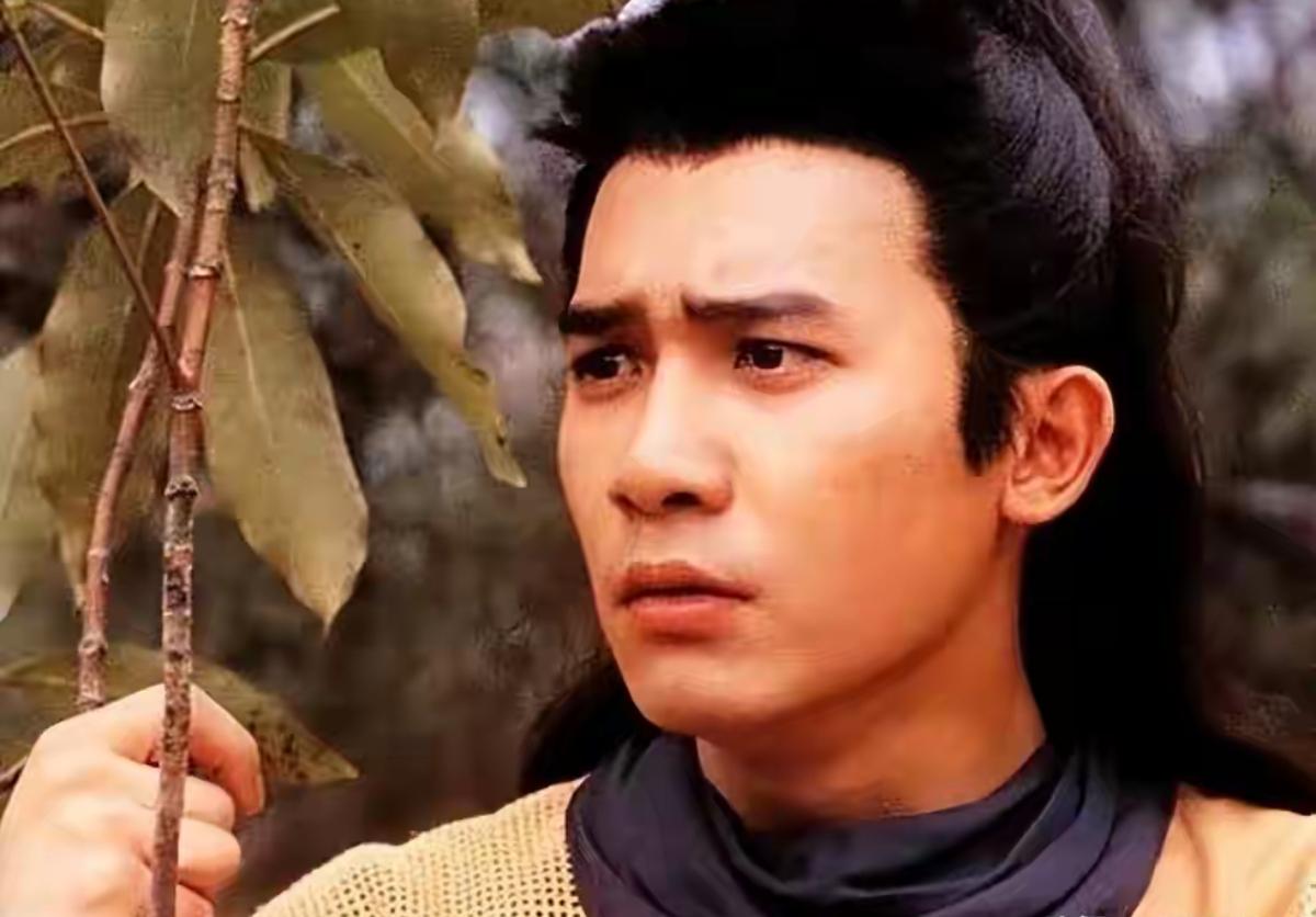 关于梁朝伟，他已经三十六年没有演过电视剧了，这两天他居然破天荒地公布，即将要