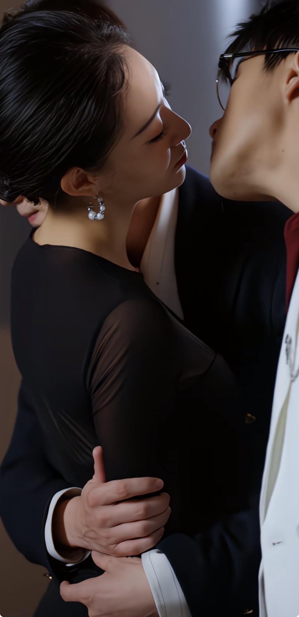 真的只有电视剧里才敢这么演吧！现实里谁能扛得住这种修罗场啊😂一边是强势霸总