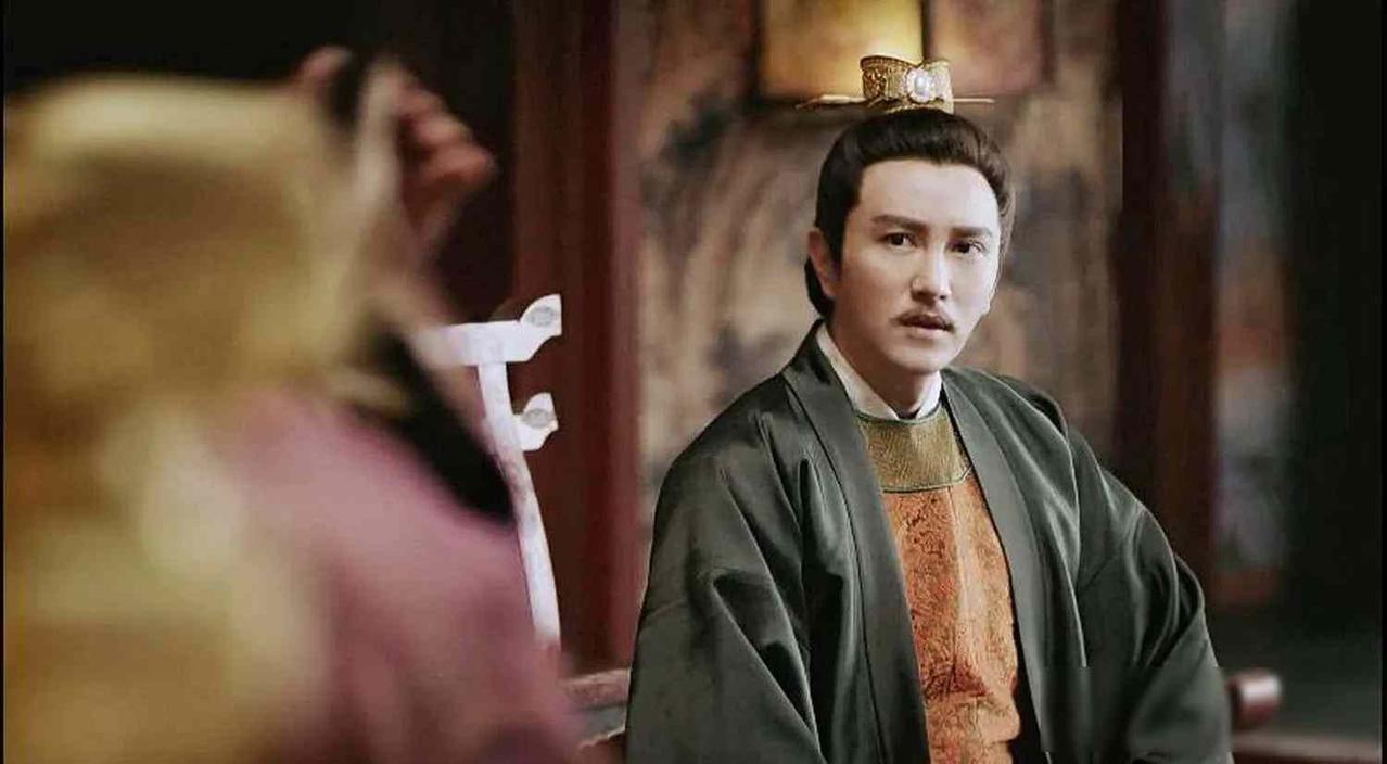 公元92年，那个夏夜。洛阳北宫章德殿，烛火压得很低。公元九二年夏天，洛阳的风又