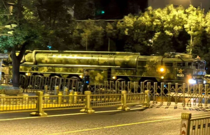 这次阅兵除了鹰击系列、东风系列之外，还有红旗系列导弹最引人注目。要说其中最为璀璨