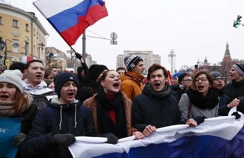 如果俄罗斯崩溃了，对谁最有利呢？说出来可能不信，俄罗斯一旦完蛋，最先感到头疼、甚