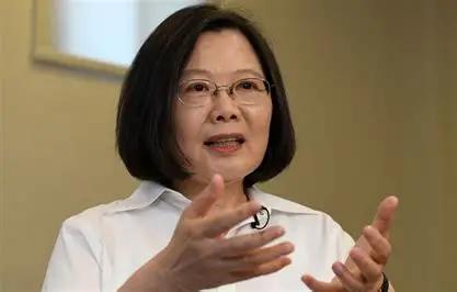 7月19日，台北，民进党全代会。会场里该来的人都来了——陈水扁来了，游锡堃来了，
