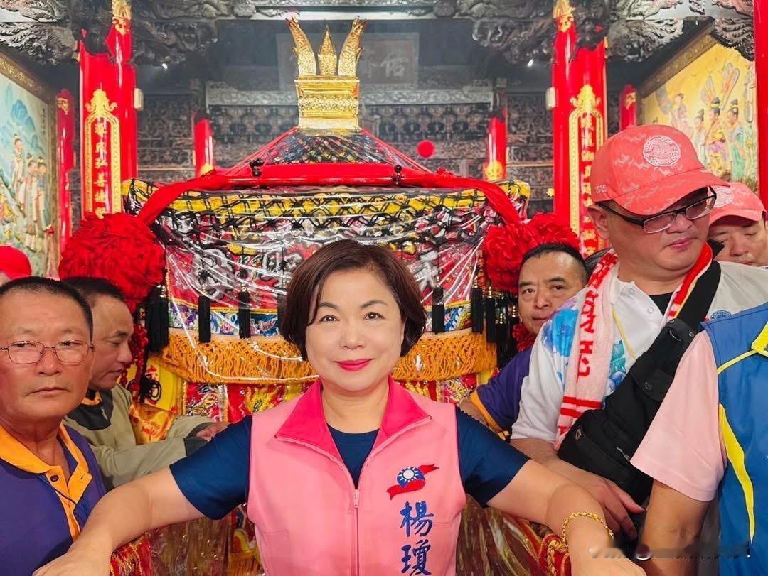 国民党立委杨琼璎今（26日）在脸书发文表示，很多人看到我跟乡亲的互动，都会说我很