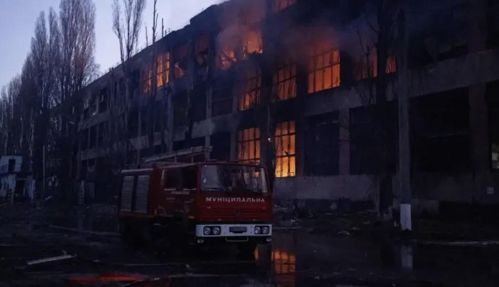 空袭敖德萨俄军12月13日对乌克兰武装部队所使用的能源设施发起大