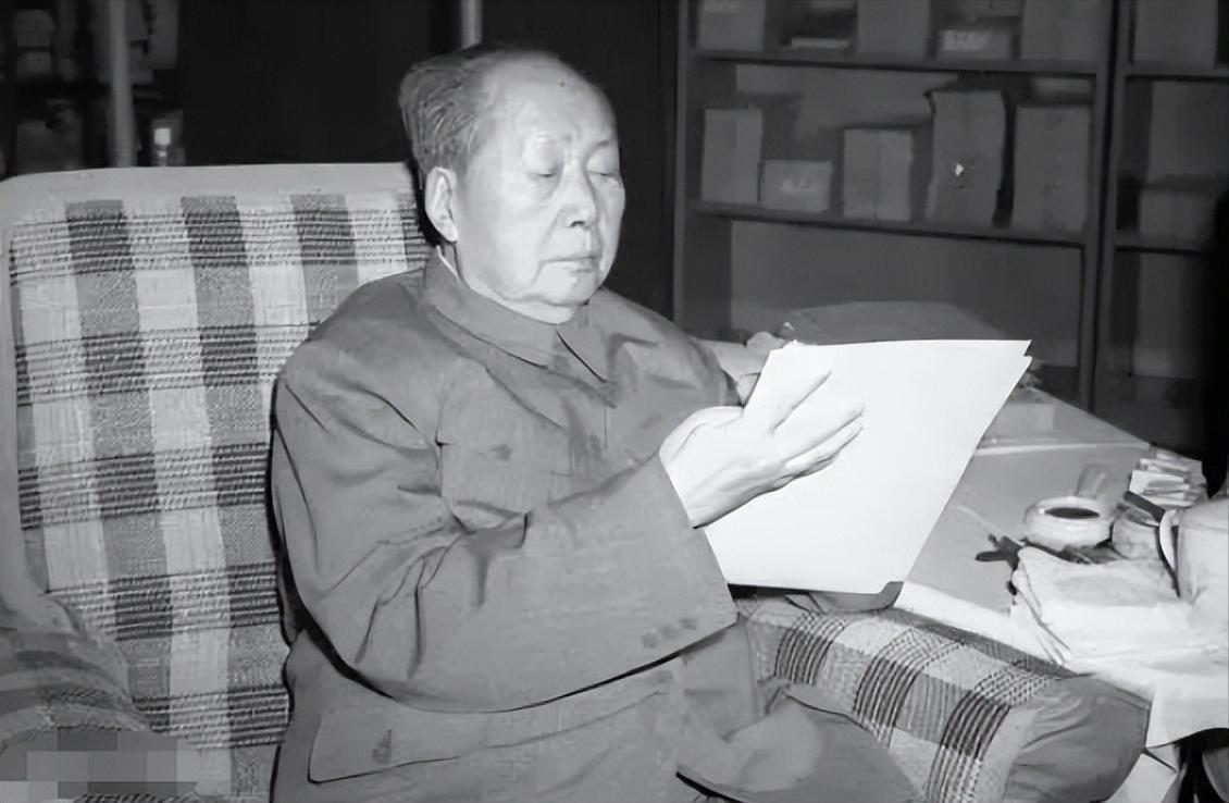 毛主席的五大遗憾：第一，没有看到祖国统一1949年，毛主席在给周恩来的信中