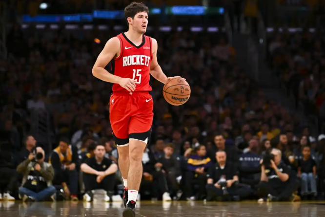 谢泼德估计就是大器晚成的类型谢泼德在火箭的前三年不可能打出来，第四年提前续约，