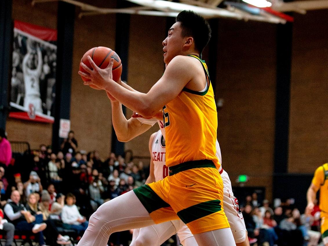 王俊杰NCAA表现一般，他需要尽快迈上新台阶王俊杰在男篮亚洲杯一战成名，让很