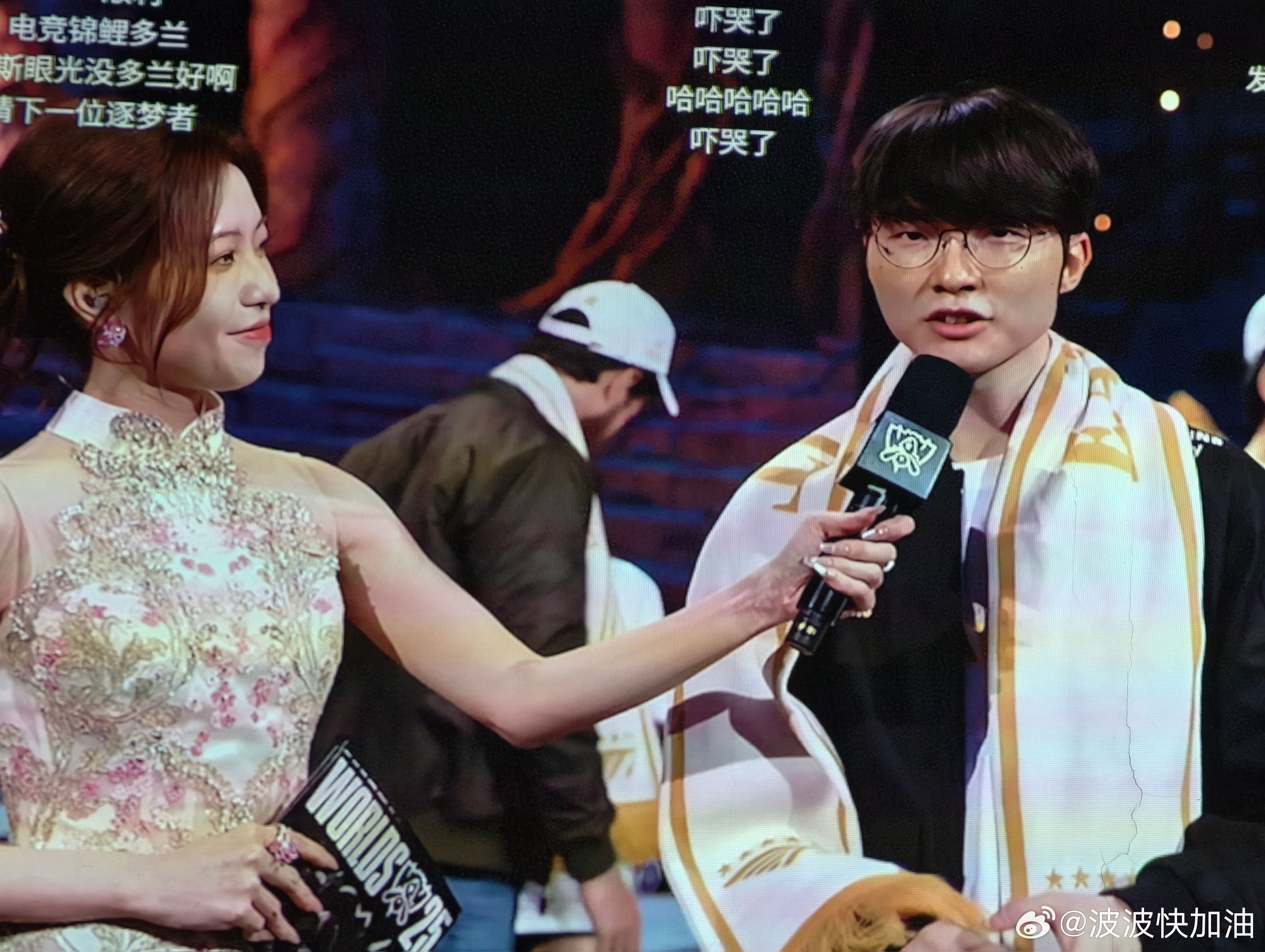 T1三连冠Faker太厉害了，不得不服。LOL界的乔丹，真GOAT。​​​