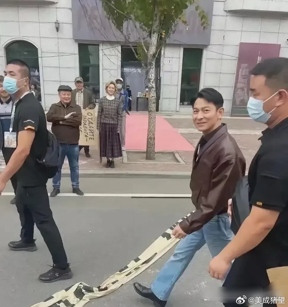 这个应该是刘德华最想删除的一张