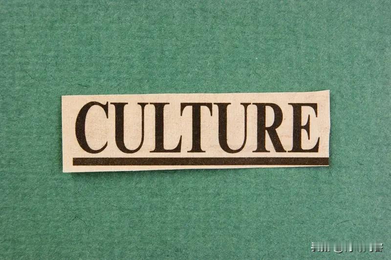 中国人说英语最大的障碍，我觉得首当其冲是发音习惯。中文发音和英文发音有很大差异，