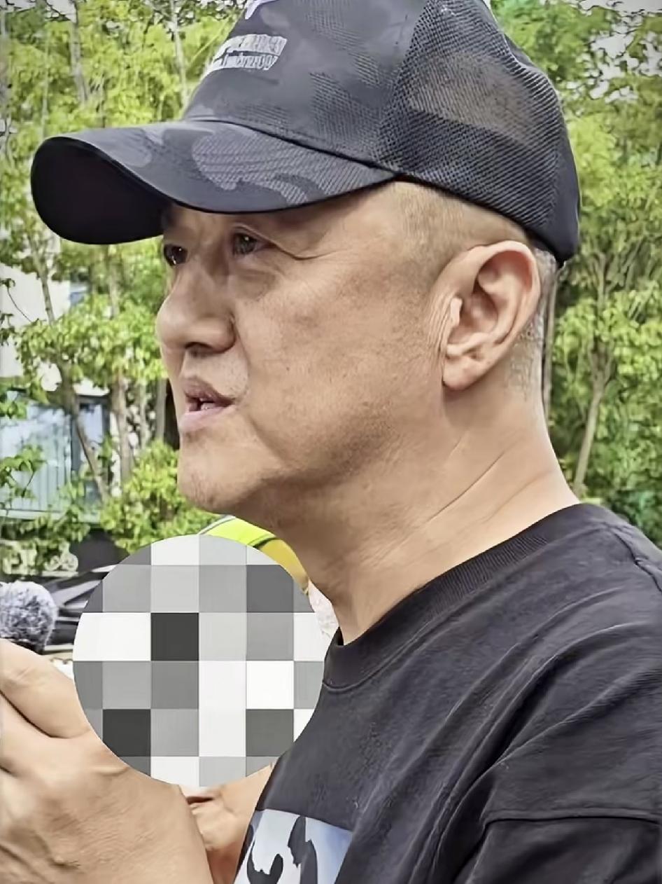 是什么让李亚鹏变成了这个样子。这还是你认识的李亚鹏吗？如果在路上碰到他估计都没人