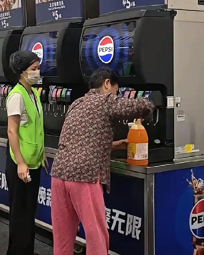 这就是传说中的相互伤害吧，关键受害者一方可能还没意识到自己也是受害者。武汉一山姆