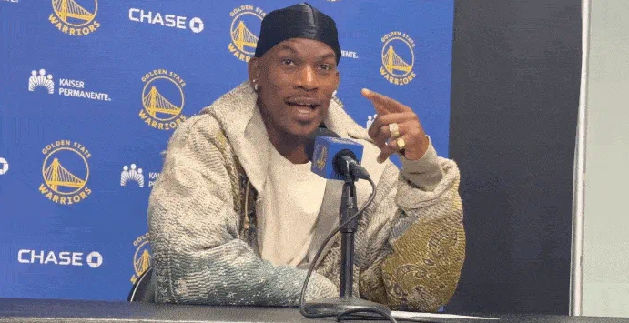 NBA常规赛，勇士客场119-109战胜湖人。赛后，勇士前锋吉米-巴特勒接受采