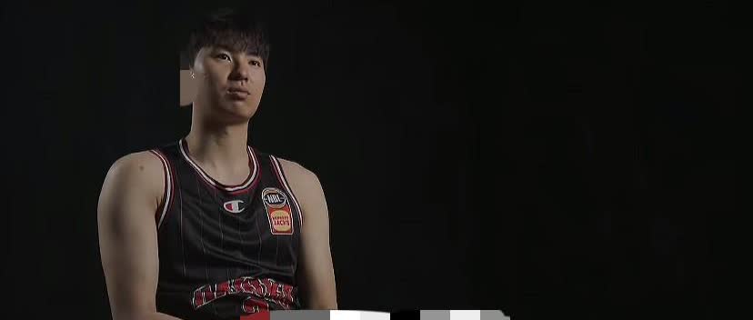 必须服兵役了，韩国库里李贤重哭了！韩国队输给了中国队，亚洲杯之旅宣告结束！而此前