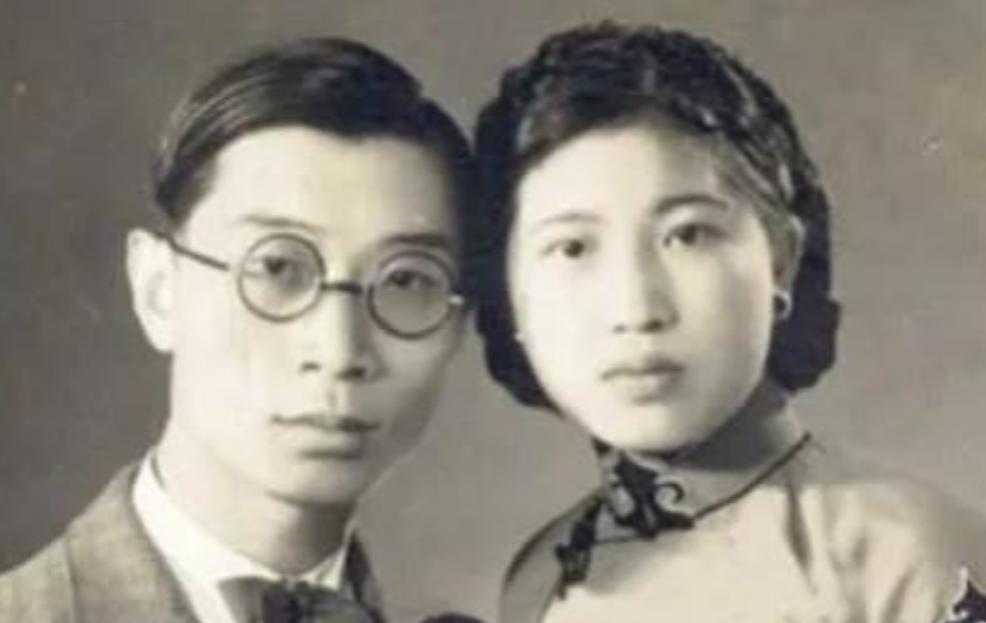 1939年，31岁傅雷出轨女高音歌唱家成家榴，俩人爱得死去活来。26岁妻子朱梅馥