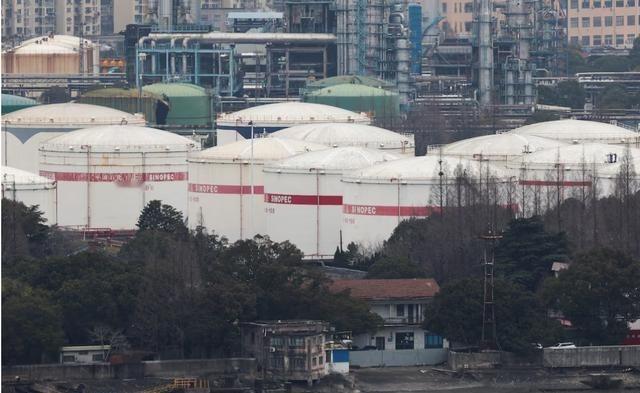 一桶俄罗斯石油，把中美谈判桌上的真实分歧彻底摆到了台面上。2026年8月，国