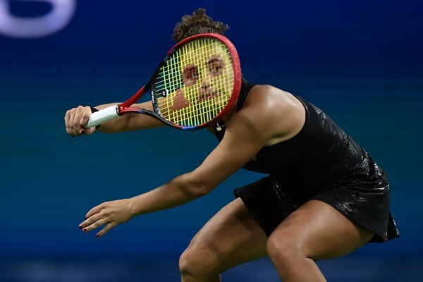 看ITF评选出来的年度十大网坛照片，泡里尼这张神图毫无悬念是第一名。第二名是穆泰