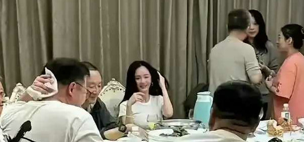 大牌私下也是要陪大佬喝酒？