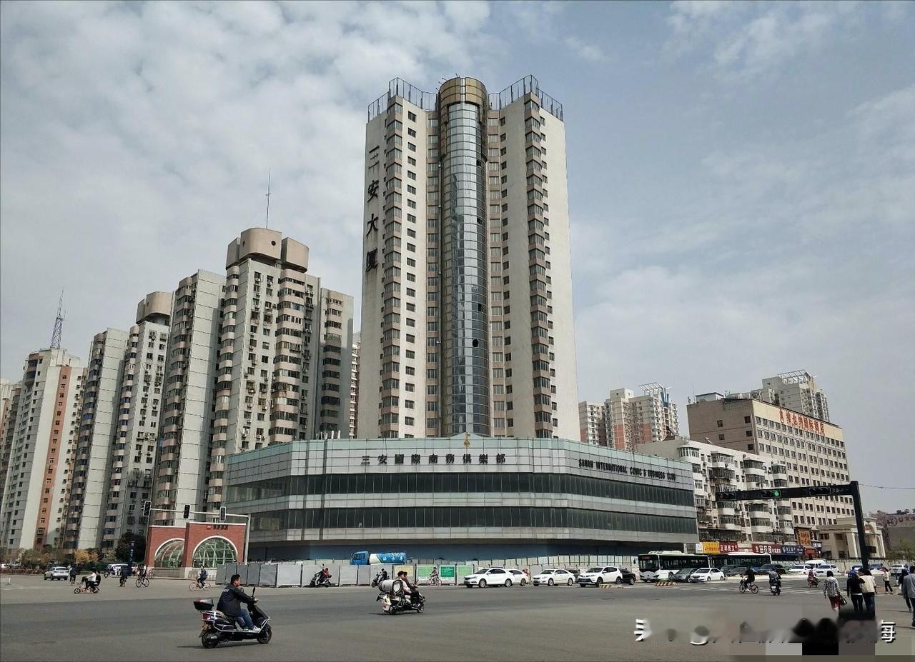 你听过最惊悚的恐怖故事是什么?在西安科技路口繁华之地有一座摩天大楼名叫“三安大厦