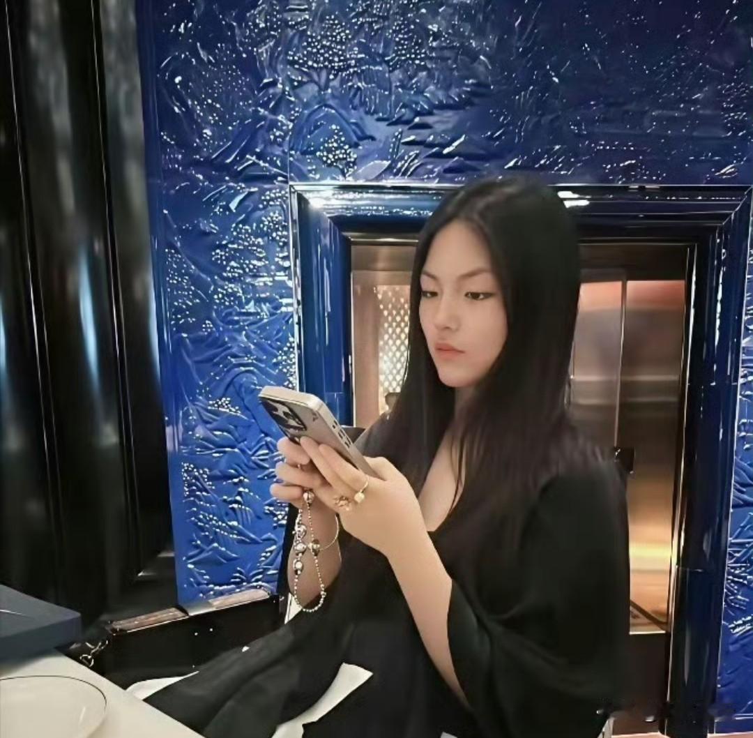 王诗龄吃粽子完全西化，竟然让大家有一种吃不起的感觉​​​