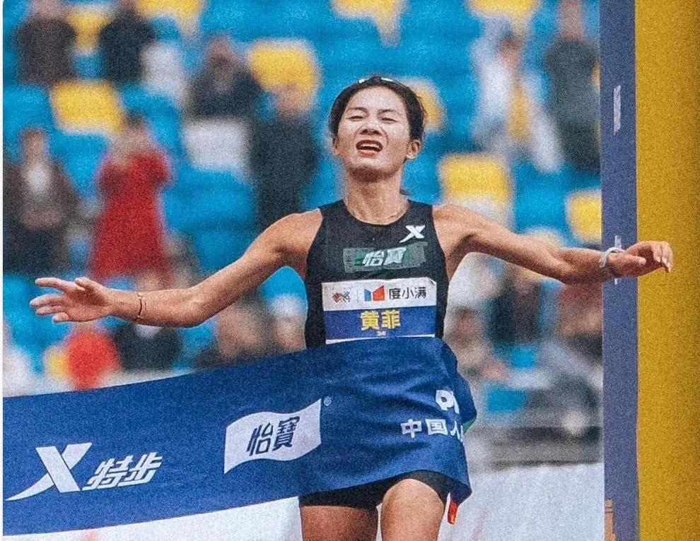 宝妈14天狂揽3个马拉松冠军,57万奖金背后:藏着普通人最该看透的成事真相凌晨