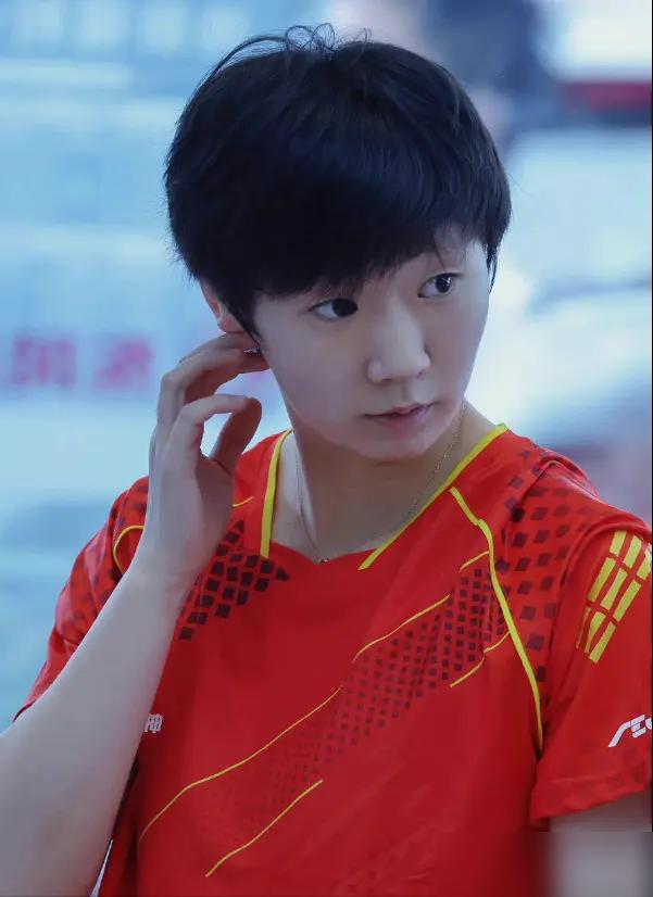 一场爆冷，撕开了国乒女队的“工资条”，王曼昱的收入，你根本想不到。你以为就