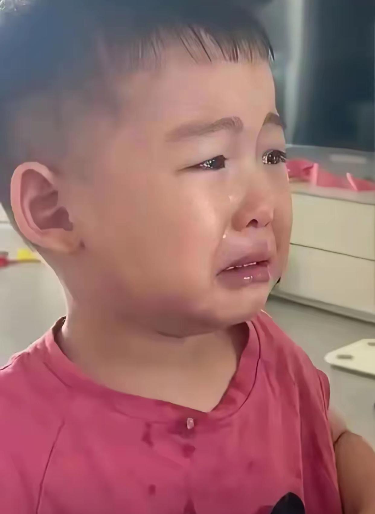 养恩重于生恩。"福建，一位继母含辛茹苦把继子养大，孩子参军成才后改口叫她"妈"，