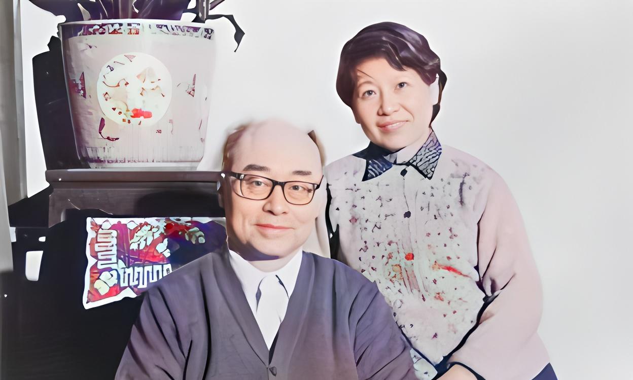 1962年，于敏回到家，妻子眼神冰冷陌生：“大叔，你找谁”？于敏转头看向身后，喉