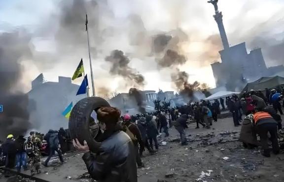 一旦战争爆发，什么东西最值钱？看看俄乌战场就知道了。战争开打后，基辅豪宅跌成白菜