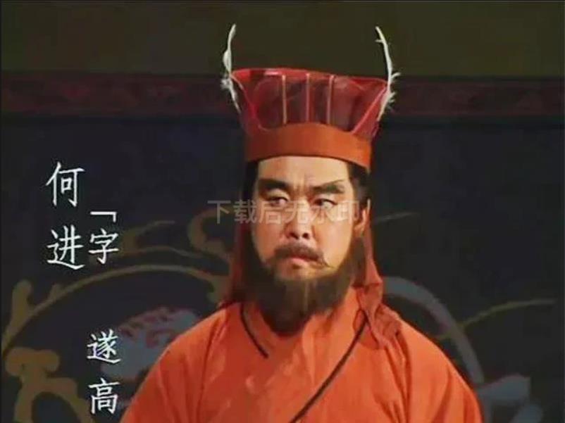 三国演义中的七大蠢人都是谁?三国演义中最蠢的当属蒋干，让曹操八十万大军付之一炬