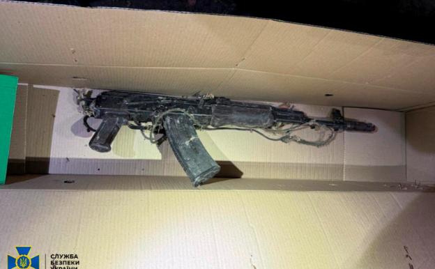 这事说出来太离谱了，一名落单的俄军士兵，冲进房间开枪打死5名正在熟睡的乌军。