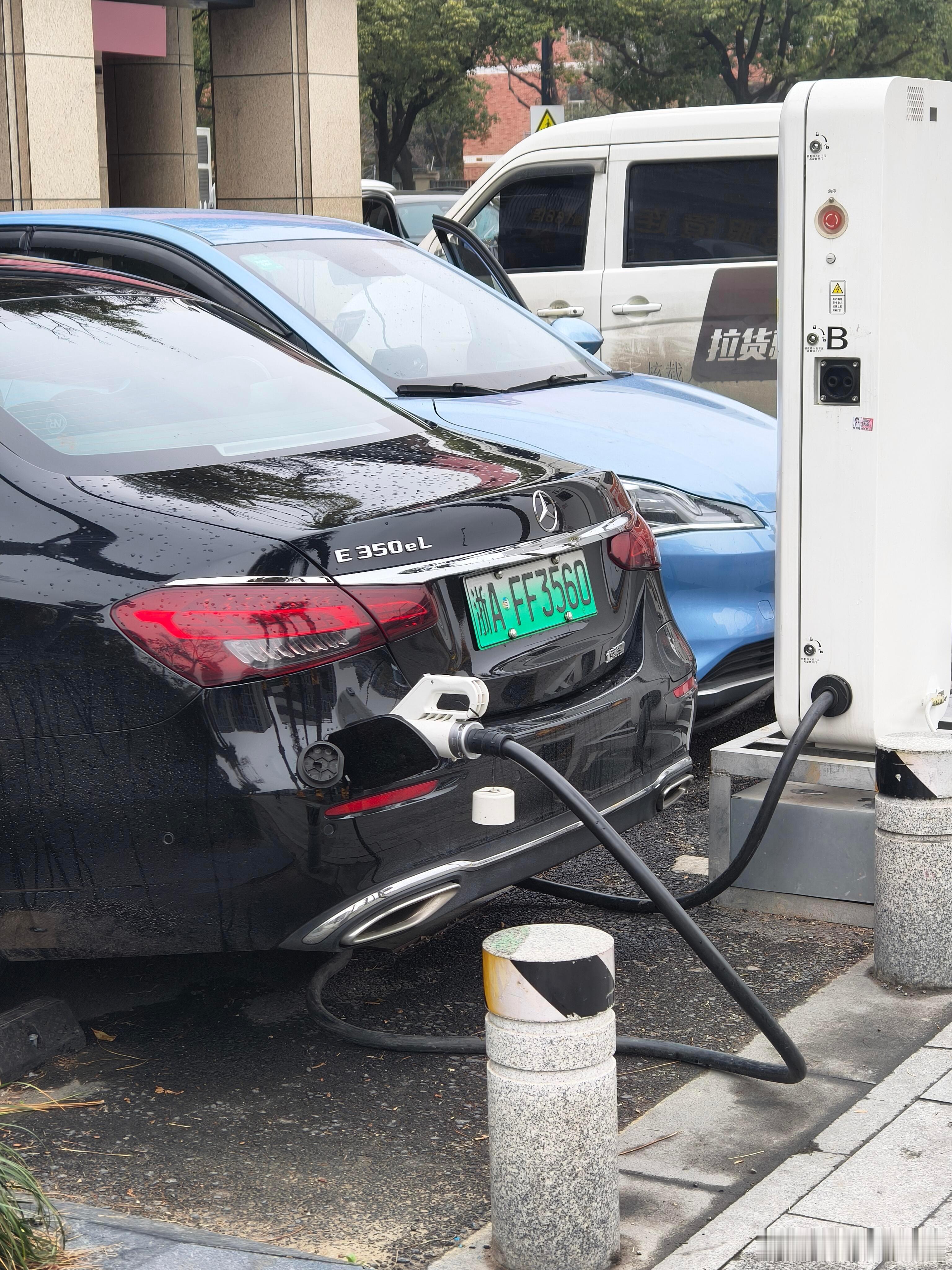 大v聊车整车最有个性的点就是充电口位置了吧