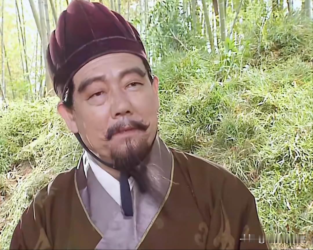 张松应该是三国最大的带路党和间谍，但也是最惨的一个。他想把益州卖了，给自己争一个