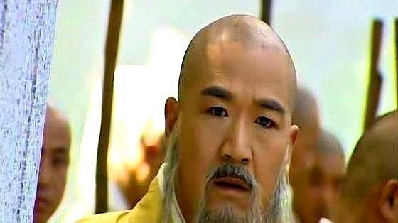 别再被骗了。成昆杀史火龙，根本不是对掌。金庸白纸黑字，定位成昆就是“绝顶高手