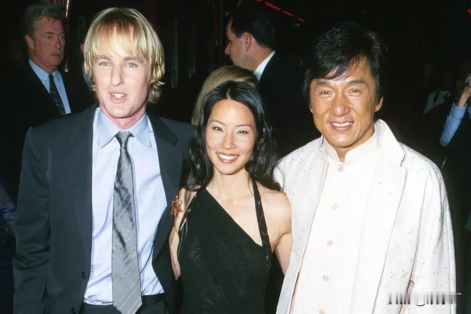 当年拍《上海正午》时刘玉玲居然想跟成龙学动作戏！结果大哥直接摆手：“不行不行，你