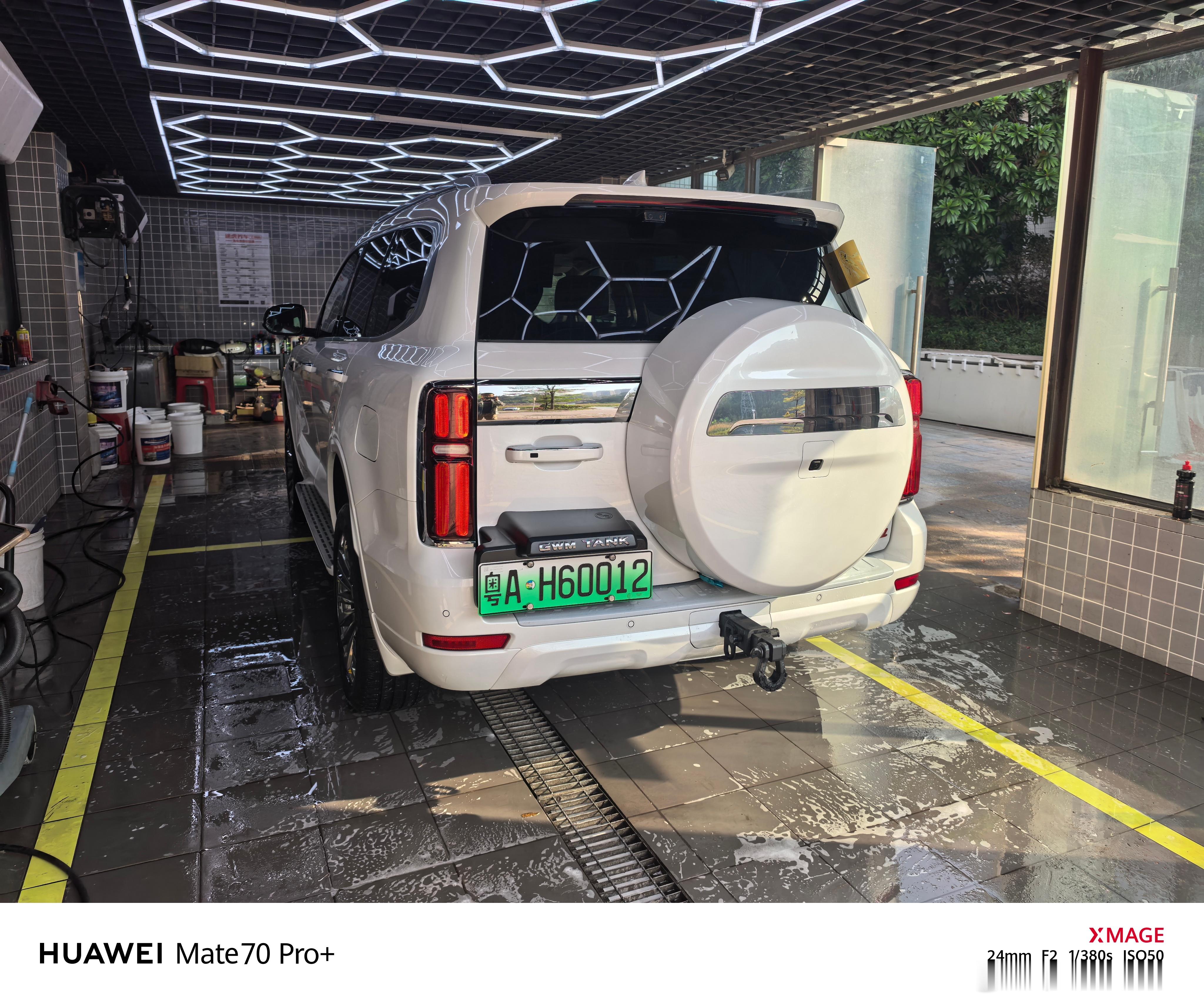 只在城市用，不越野，能不能买越野车？当然能啊。没人规定必须要越野才能买越野车吧？