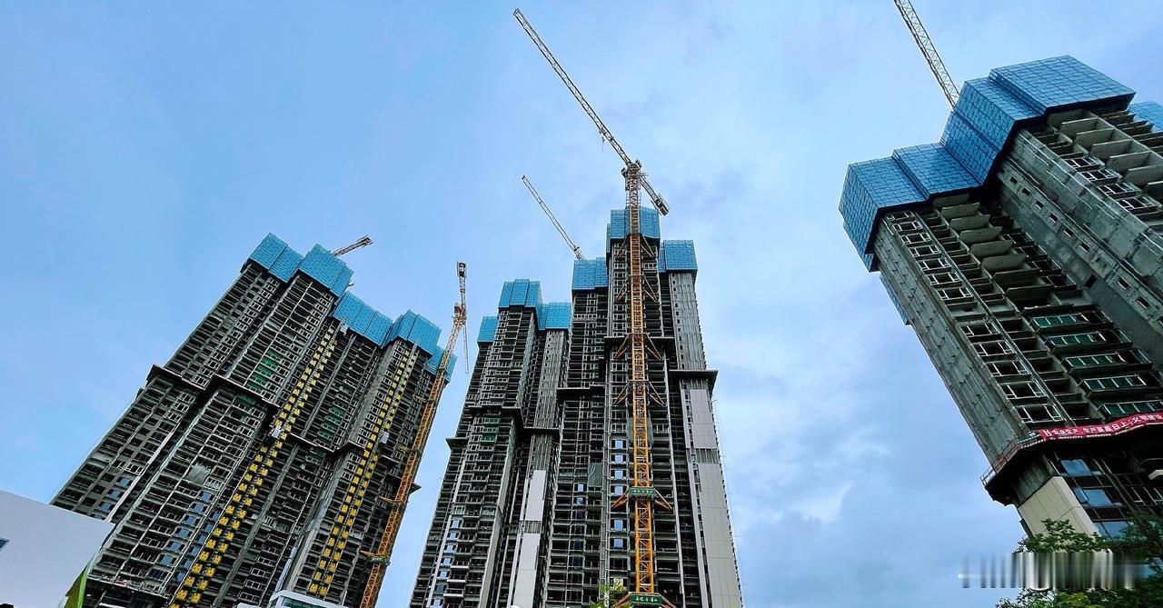 深圳二手房8月300万元以下房源成交占3成8月以来，深圳二手房市场呈现鲜明的“