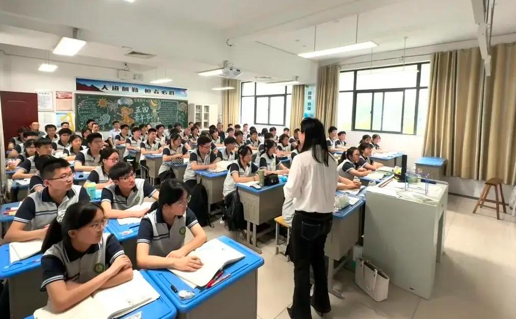 高考出分后才发现，各科想要满分有多难！1、数学，今年全国唯一个满分的考生，叫