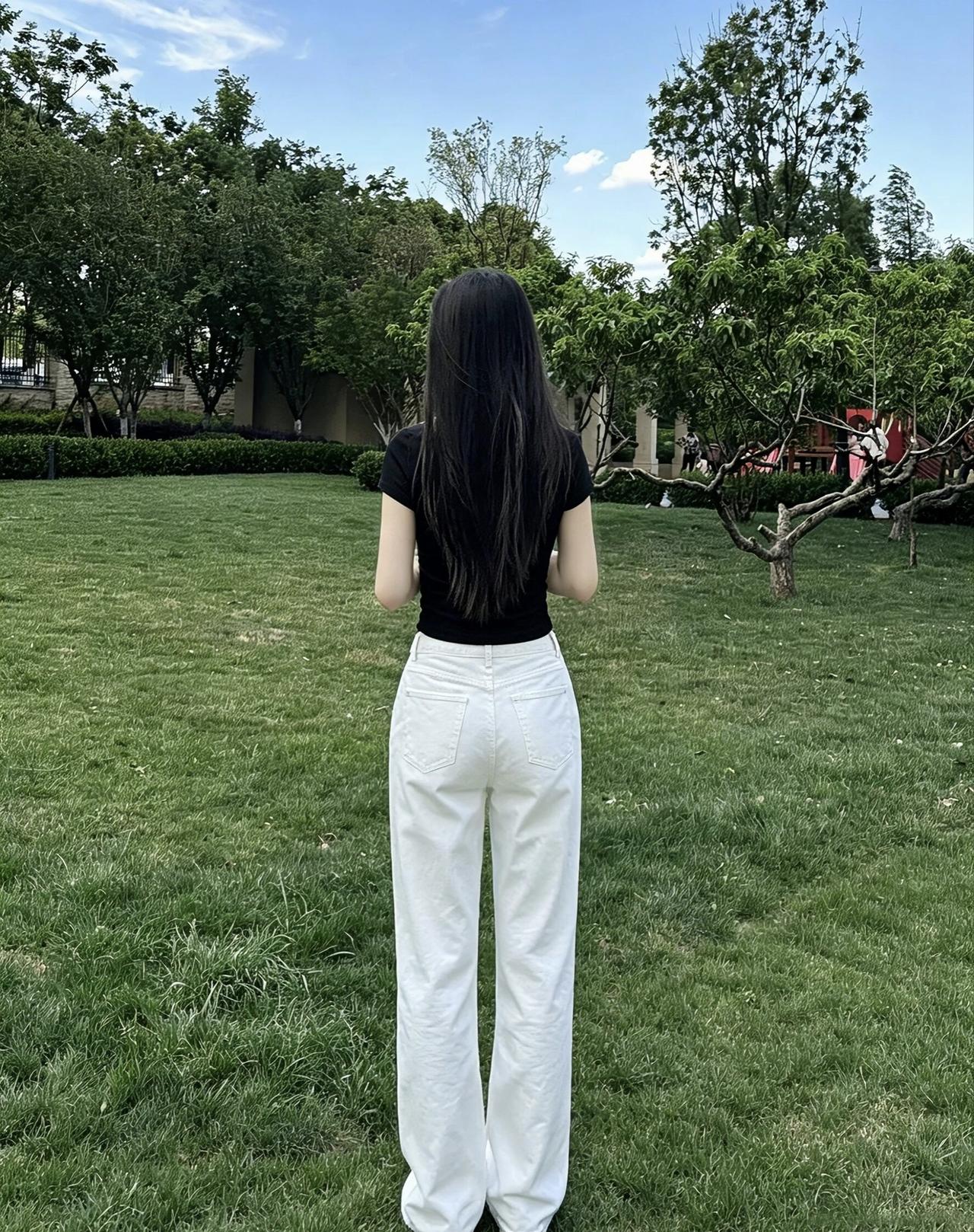 夏日午后，绿意盎然，静享自然之美。