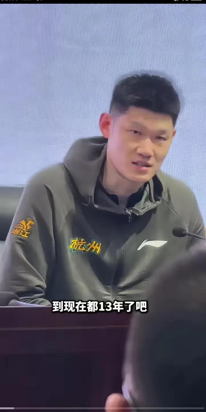 广厦这批球员，配合多年非常默契，早几年总决赛要不是大秋和孙大伤，早就应该拿冠军了