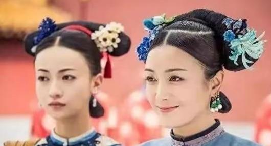 令妃19岁被乾隆纳入后宫，10年内连生6胎，牌子都被翻掉了漆，有一次令妃还在坐月