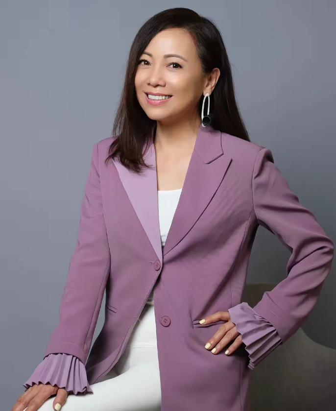 邓萃雯挣而不得的金钱困局