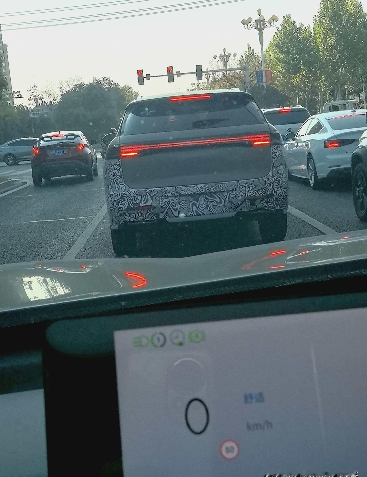 瑞虎9要改款了，这次不是小打小闹。2.0T发动机干到261马力，油耗还降了8%，