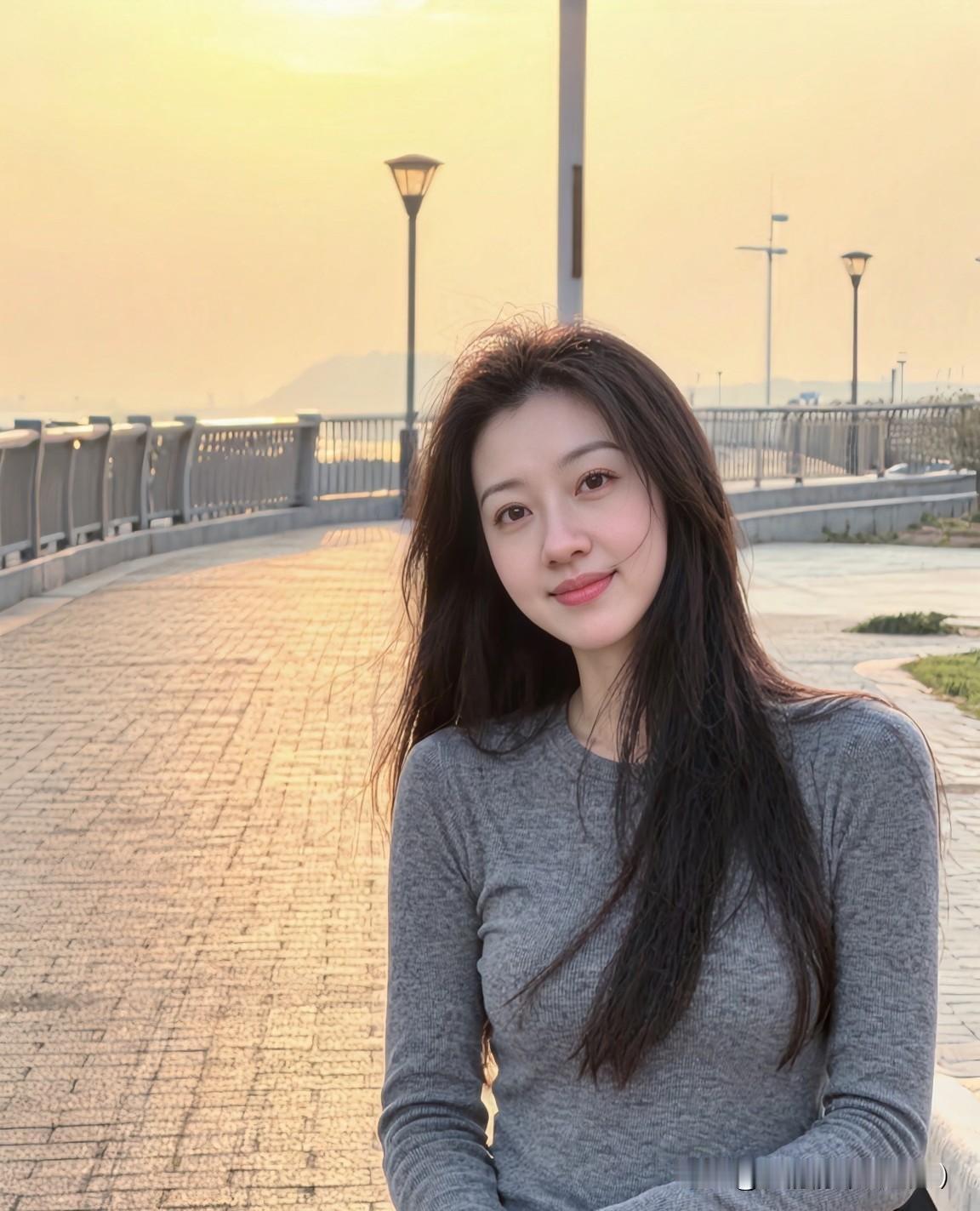 真正的爱，从来都不是一个人的苦苦支撑，而是双向的奔赴和珍惜。是你懂我的辛