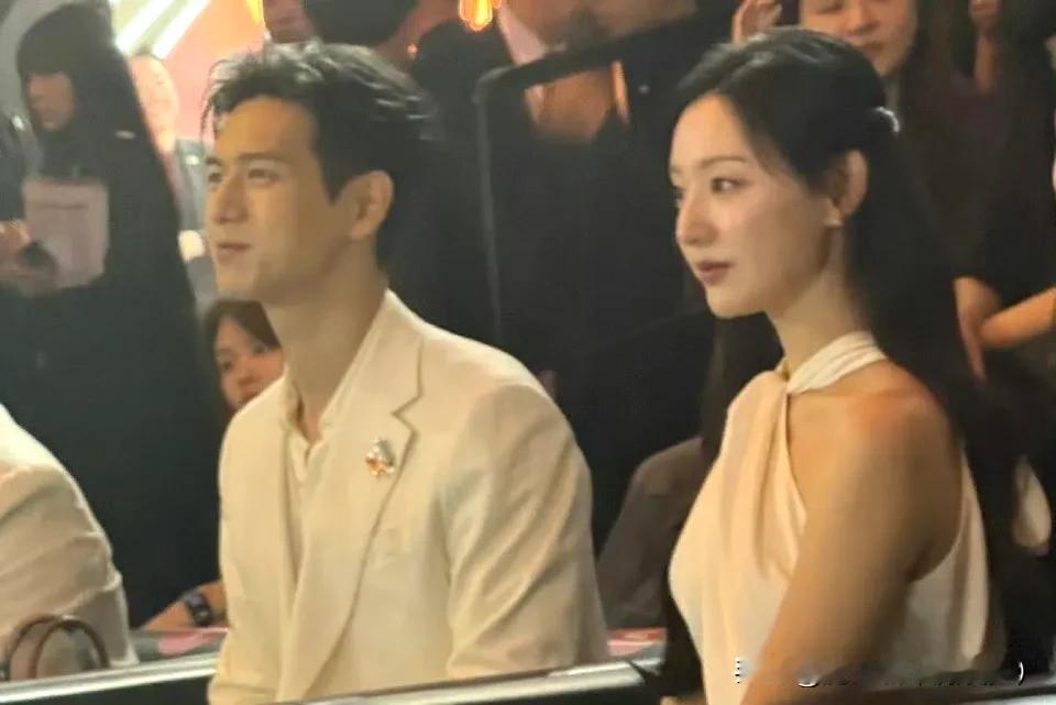 中韩顶流男女明星世纪同框！金智媛和李现也太有cp感了，两人看着好登对。如