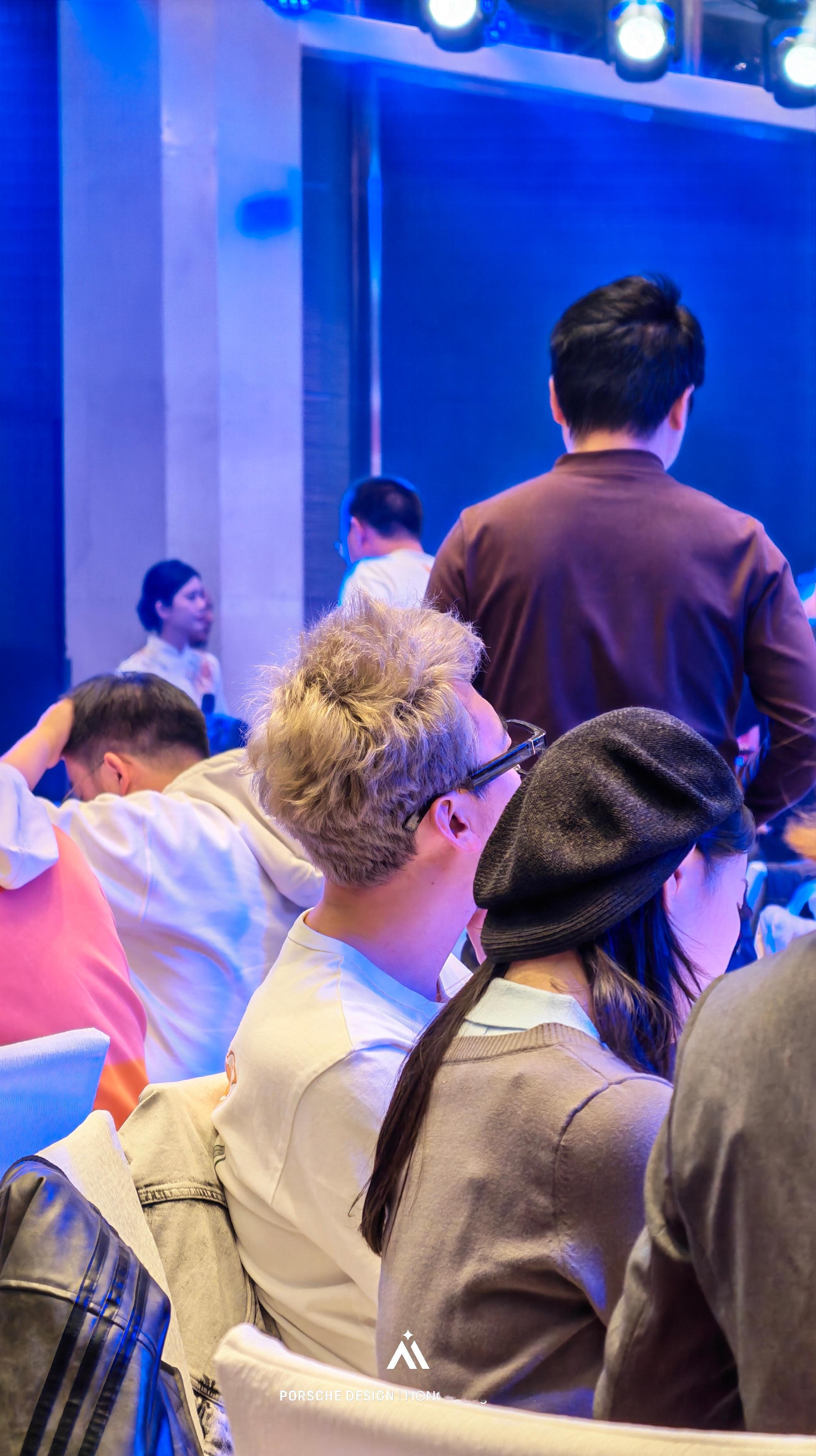 别说，该博主这个色(shai)，辨识度可以，但感觉没咋打理，大家知道是谁吗