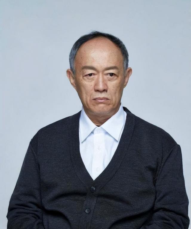 老戏骨金士杰60岁生了龙凤胎，坦言自己曾是“快乐的独身主义