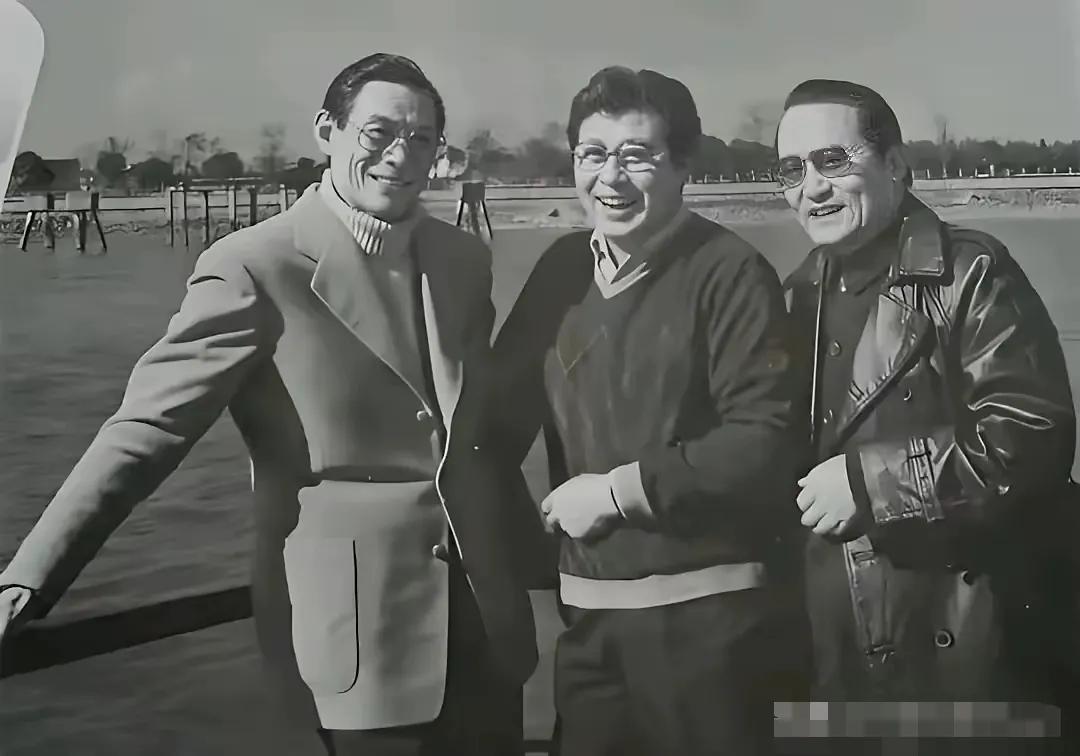 这张老照片是三位很有实力的老艺术家，大家能叫出名字吗？能说出他们名字的人估计都在